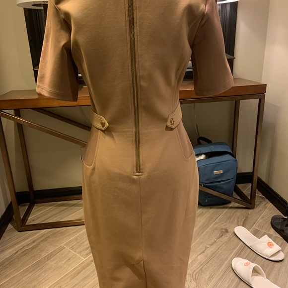 Burberry camel jersey fitted dress - Picture 7 of 7
